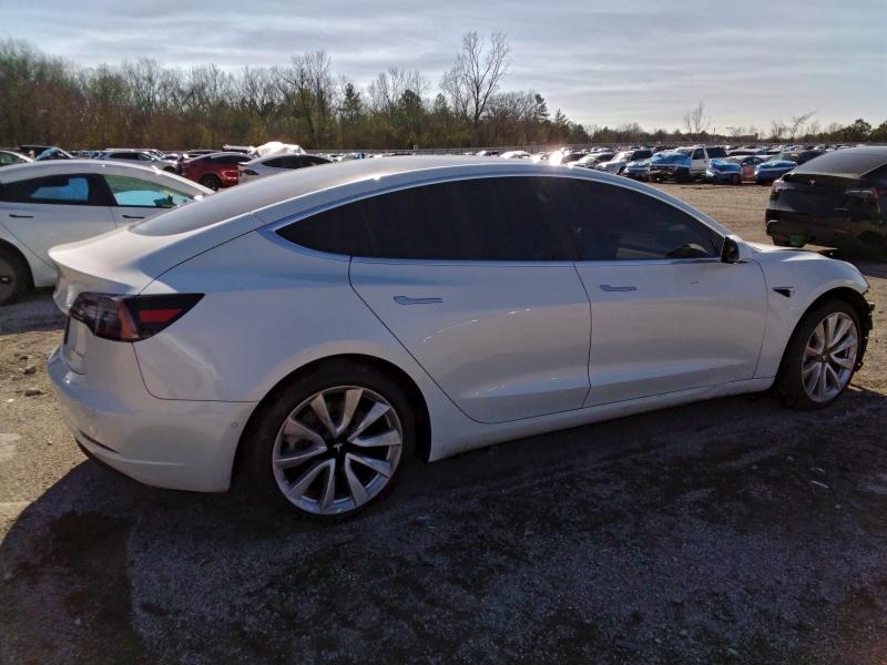 Фото 3 - TESLA MODEL 3
