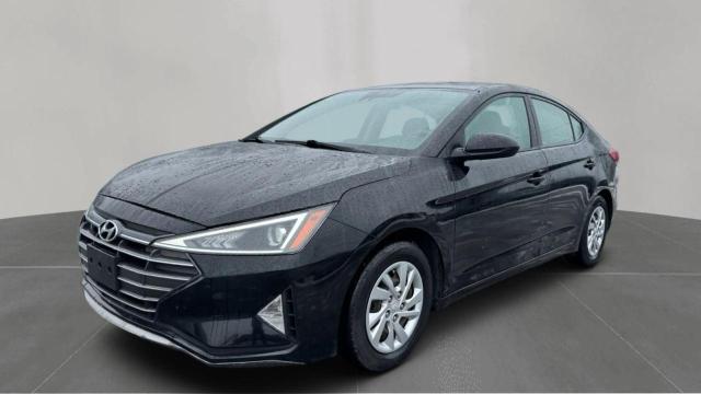 Фото 2 - HYUNDAI ELANTRA