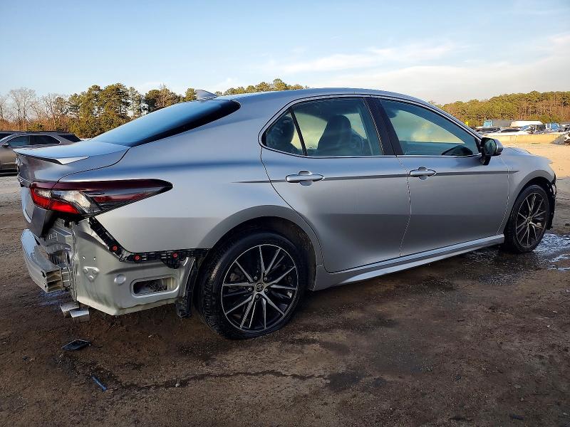 Фото 3 - TOYOTA CAMRY