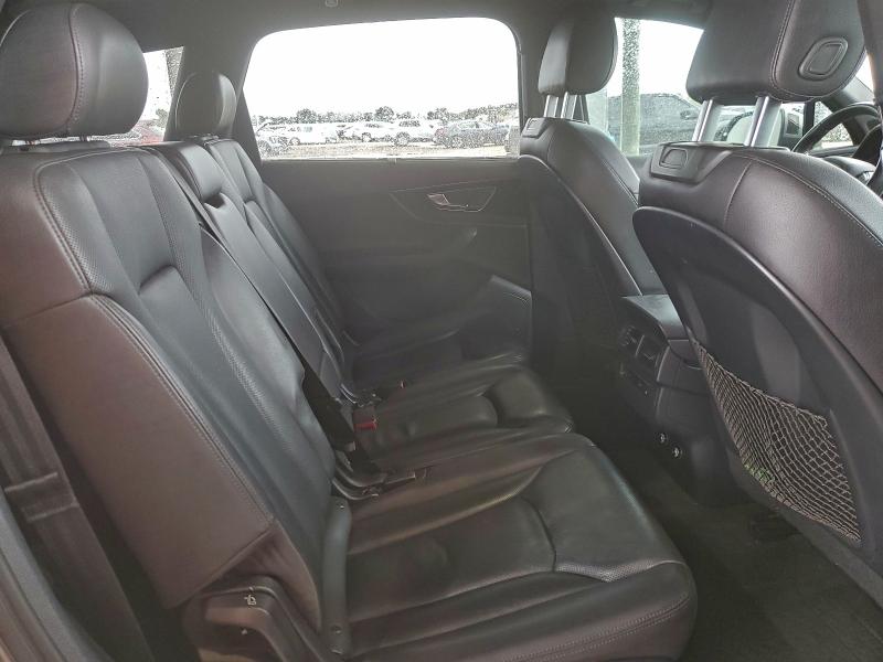 Фото 11 - AUDI Q7