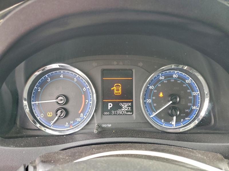 Фото 9 - TOYOTA COROLLA