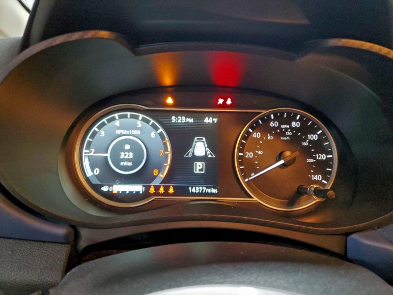 Фото 9 - NISSAN VERSA