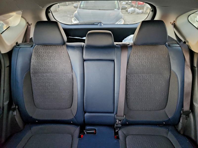 Фото 10 - KIA SELTOS