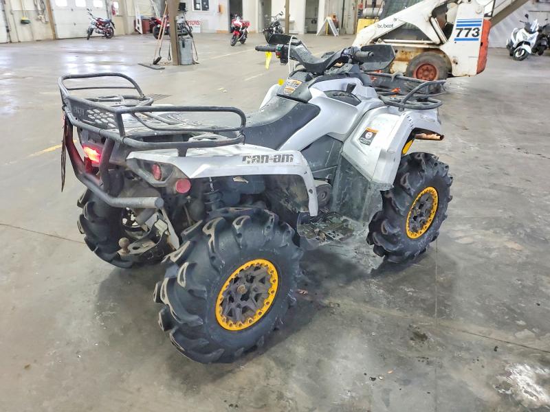 CAN-AM OUTLANDER 2020
