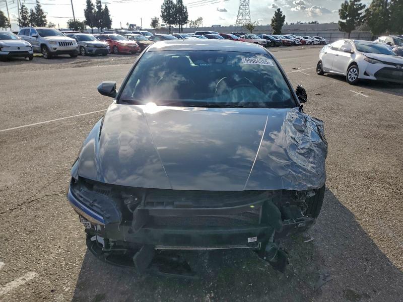 Фото 5 - HYUNDAI ELANTRA