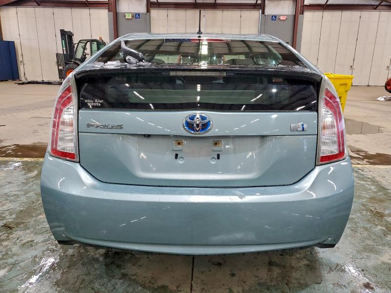 Фото 6 - TOYOTA PRIUS