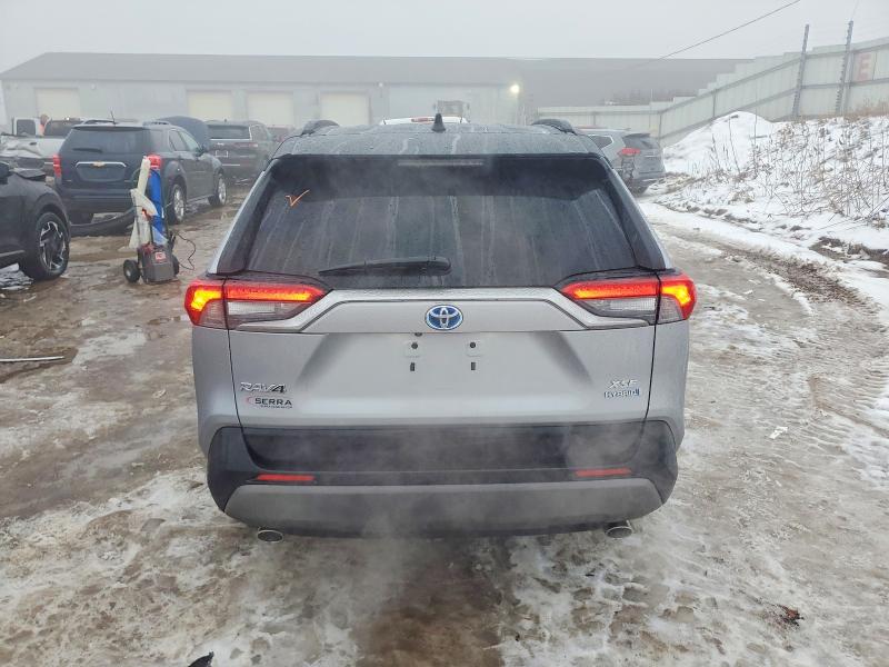 Фото 6 - TOYOTA RAV4