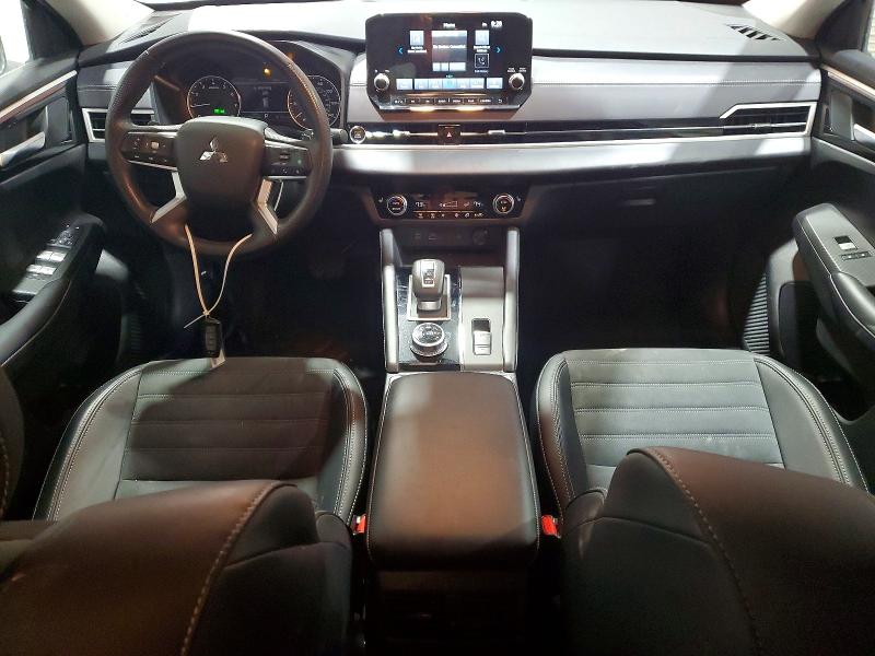 Фото 8 - MITSUBISHI OUTLANDER