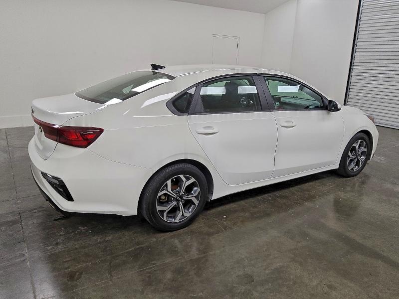 Фото 3 - KIA FORTE