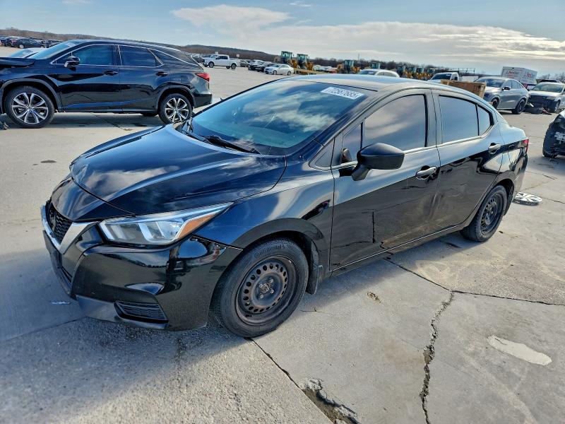 Фото 1 - NISSAN VERSA