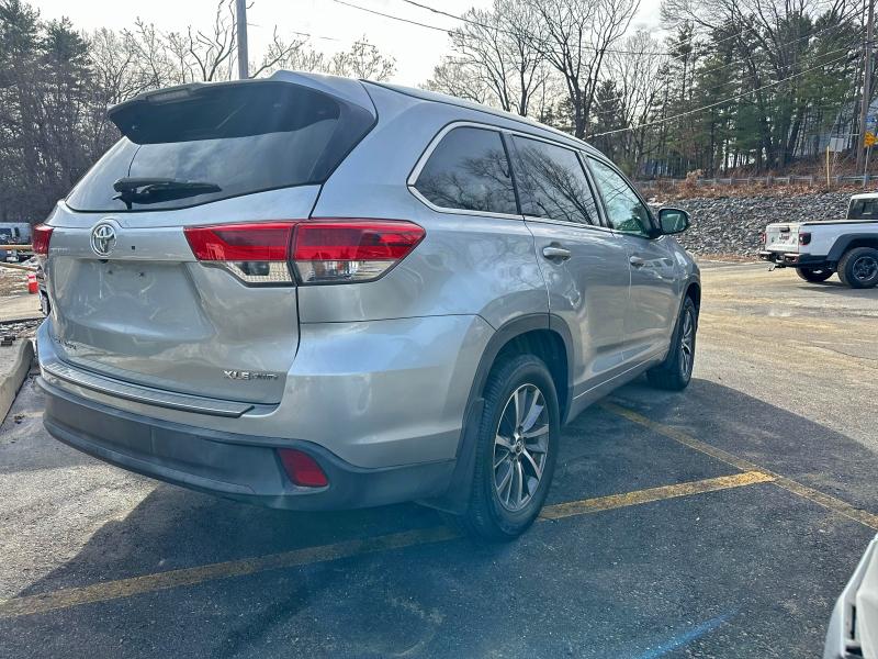 Фото 3 - TOYOTA HIGHLANDER