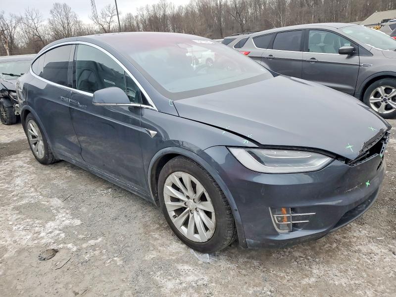 Фото 4 - TESLA MODEL X