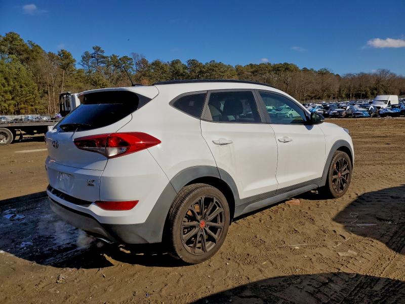 Фото 3 - HYUNDAI TUCSON