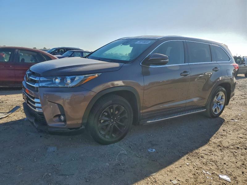 Фото 1 - TOYOTA HIGHLANDER