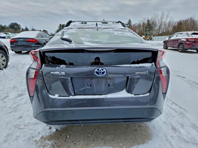 Фото 6 - TOYOTA PRIUS