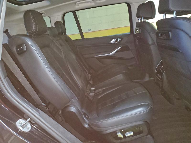 Фото 11 - BMW X7