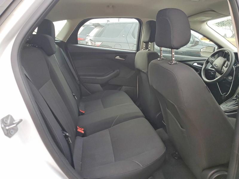 Фото 10 - FORD FOCUS