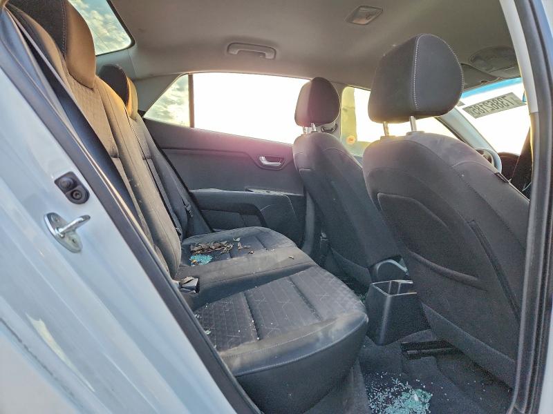 Фото 10 - KIA RIO