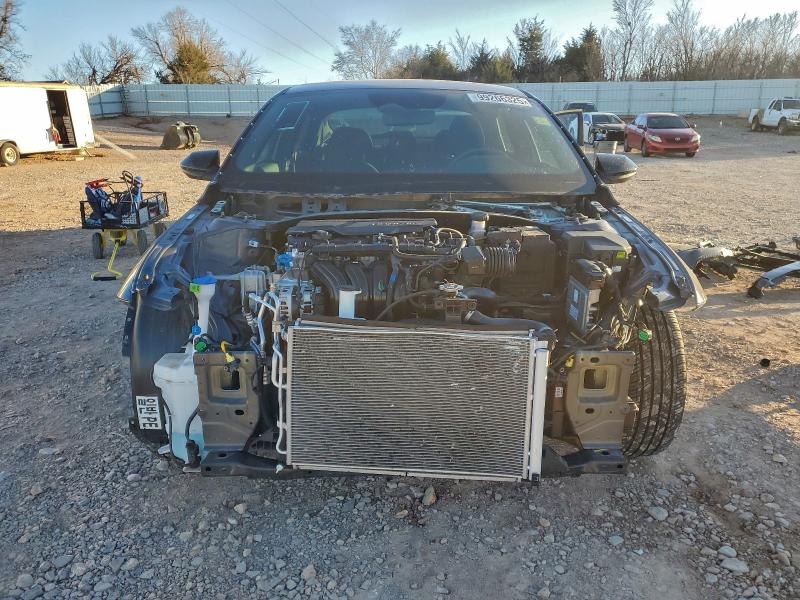 Фото 5 - HYUNDAI ELANTRA