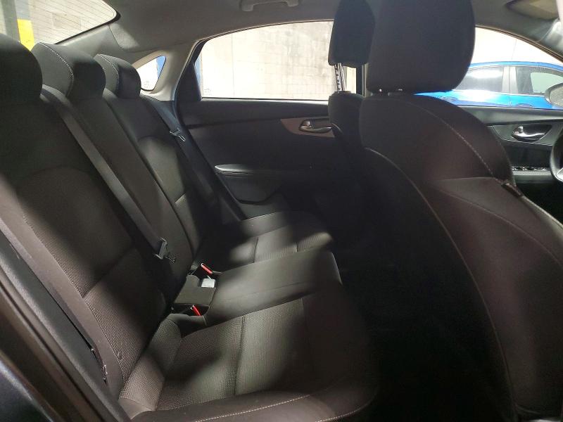 Фото 10 - KIA FORTE