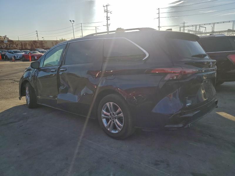 Фото 2 - TOYOTA SIENNA