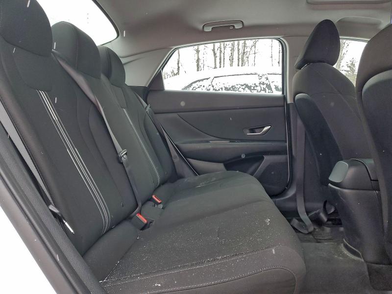 Фото 10 - HYUNDAI ELANTRA