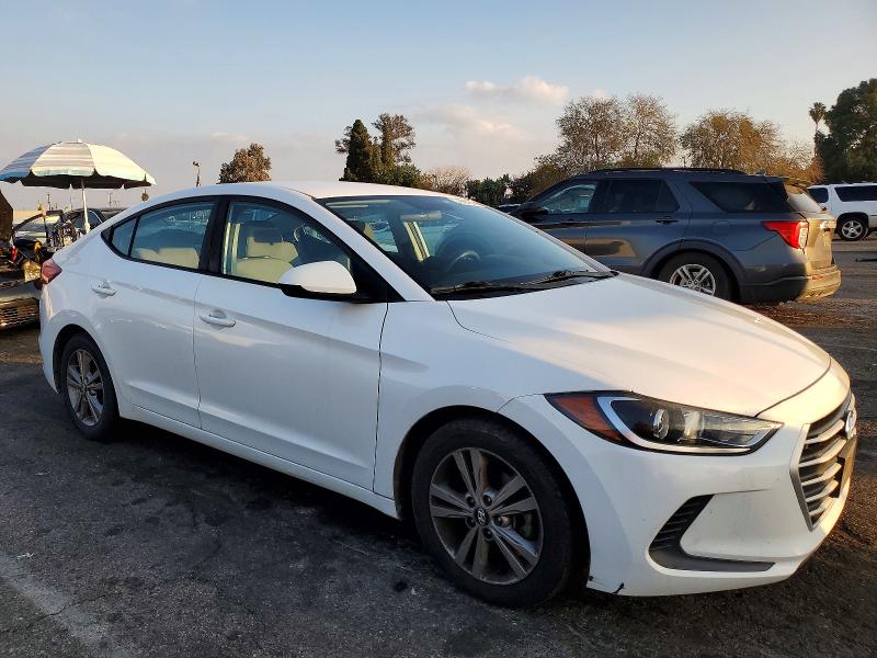 Фото 4 - HYUNDAI ELANTRA