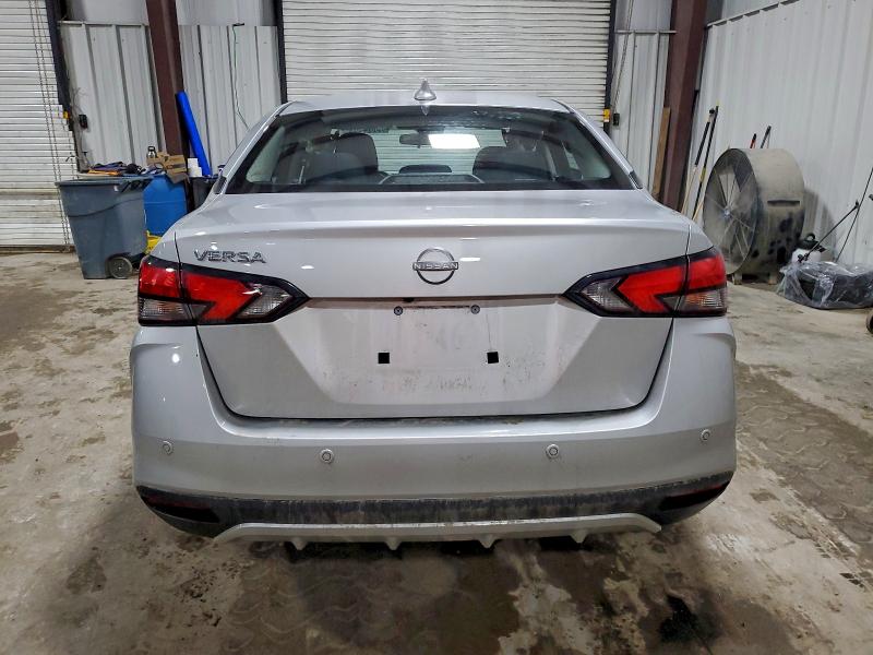 Фото 6 - NISSAN VERSA