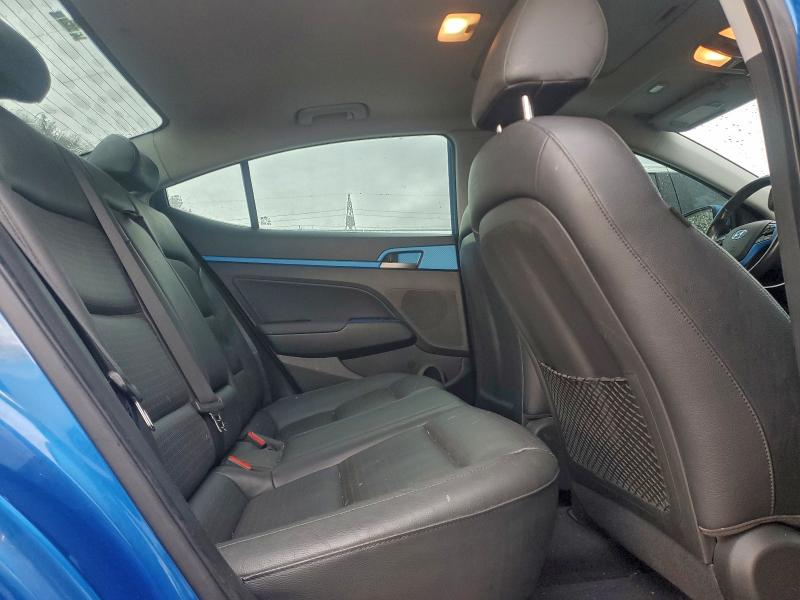 Фото 10 - HYUNDAI ELANTRA