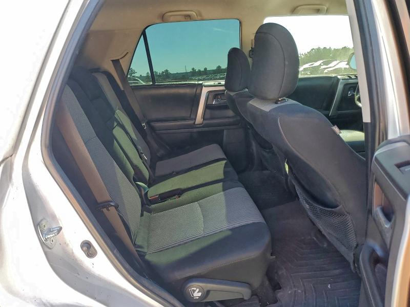 Фото 11 - TOYOTA 4RUNNER