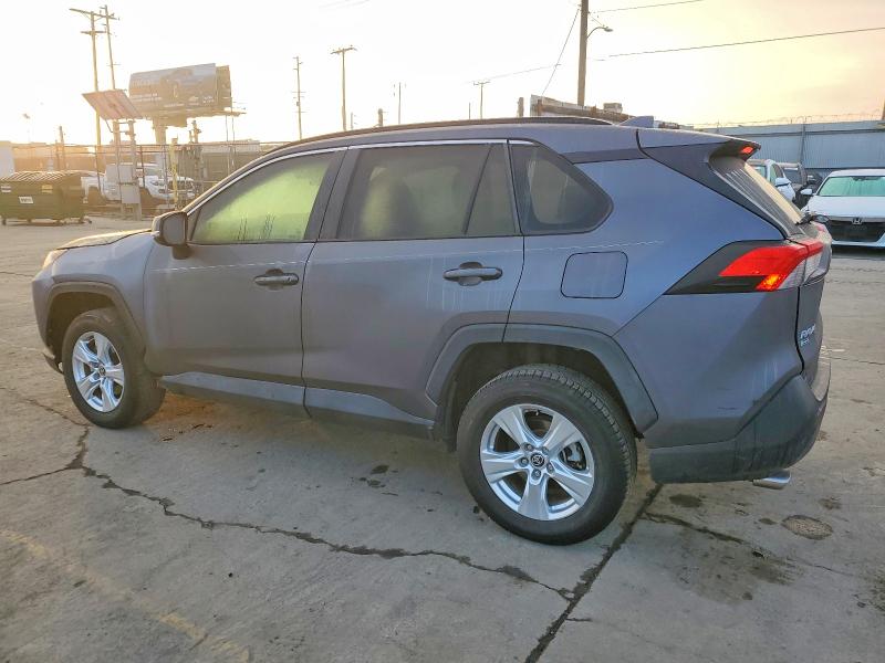 Фото 2 - TOYOTA RAV4