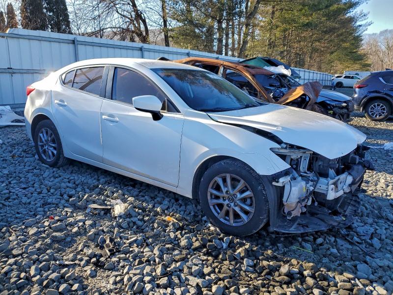 Фото 4 - MAZDA 3