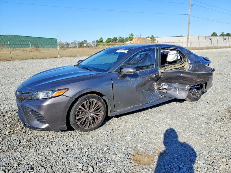 Фото 1 - TOYOTA CAMRY
