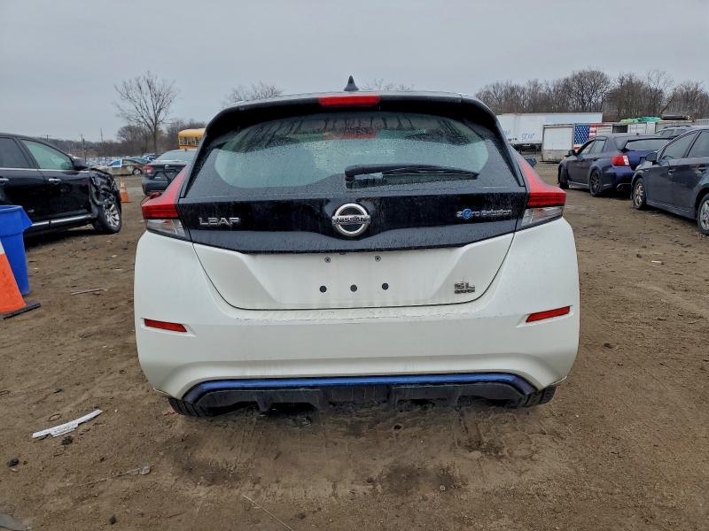 Фото 6 - NISSAN LEAF