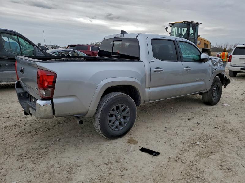 Фото 3 - TOYOTA TACOMA