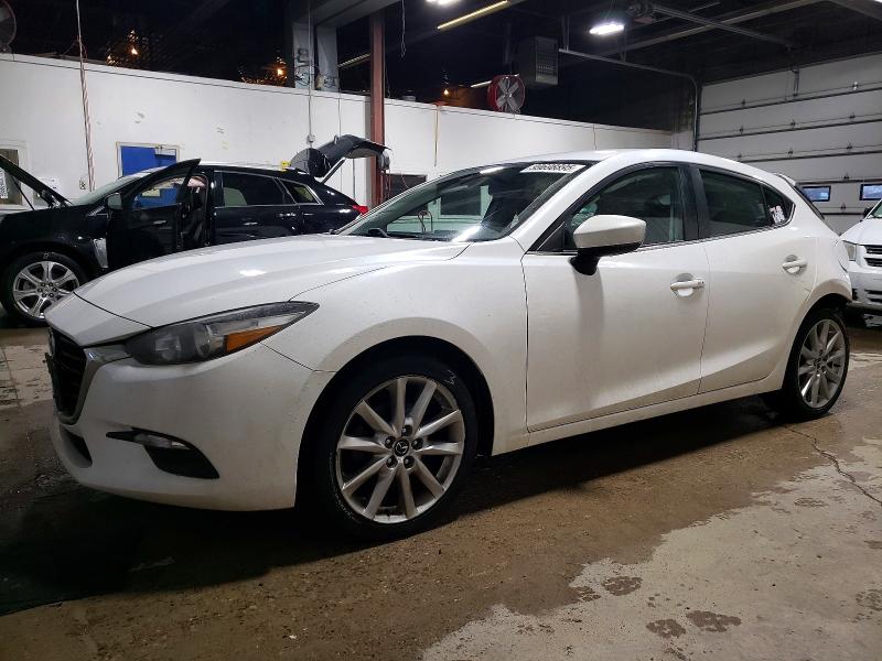 Фото 1 - MAZDA 3