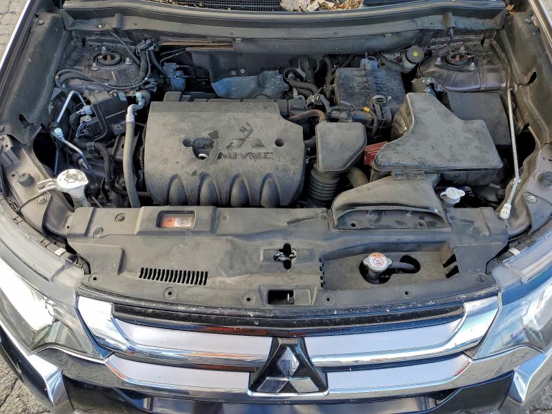 Фото 12 - MITSUBISHI OUTLANDER