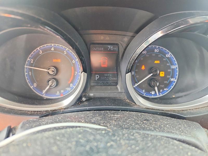 Фото 9 - TOYOTA COROLLA