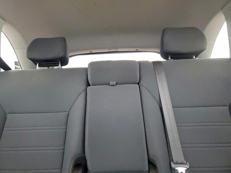 Фото 10 - KIA SORENTO