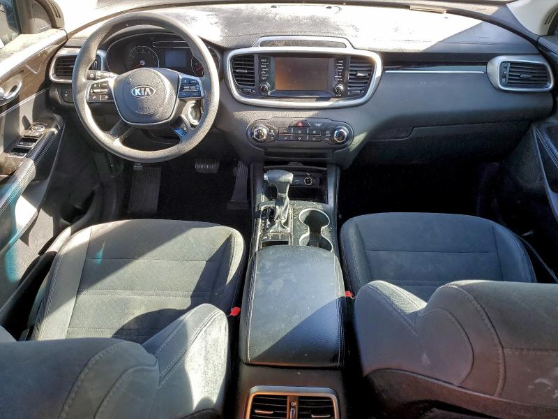 Фото 8 - KIA SORENTO