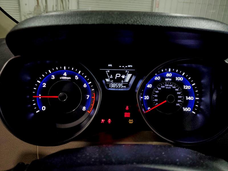 Фото 9 - HYUNDAI ELANTRA