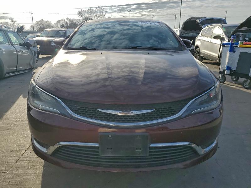 Фото 5 - CHRYSLER 200