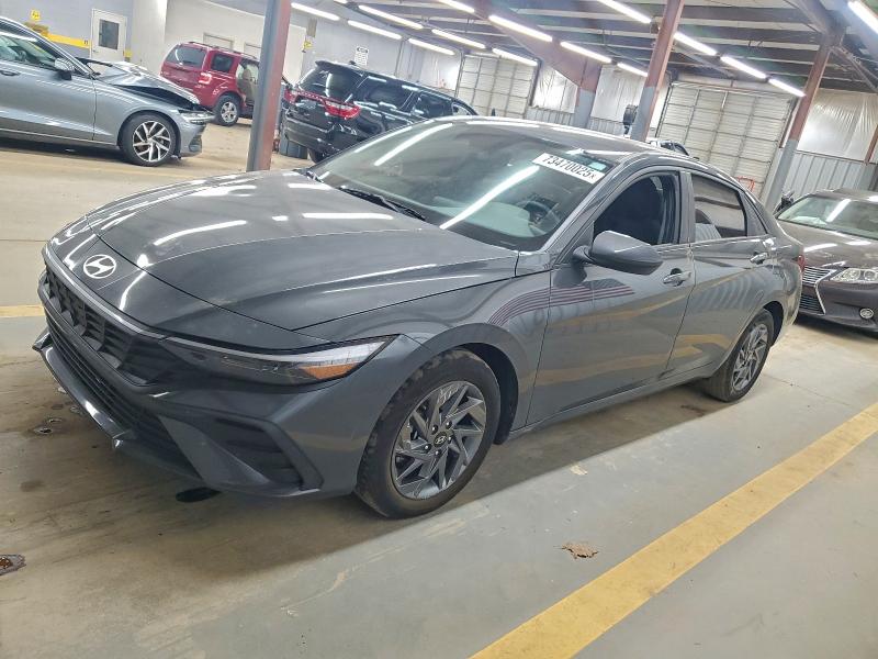 Фото 1 - HYUNDAI ELANTRA