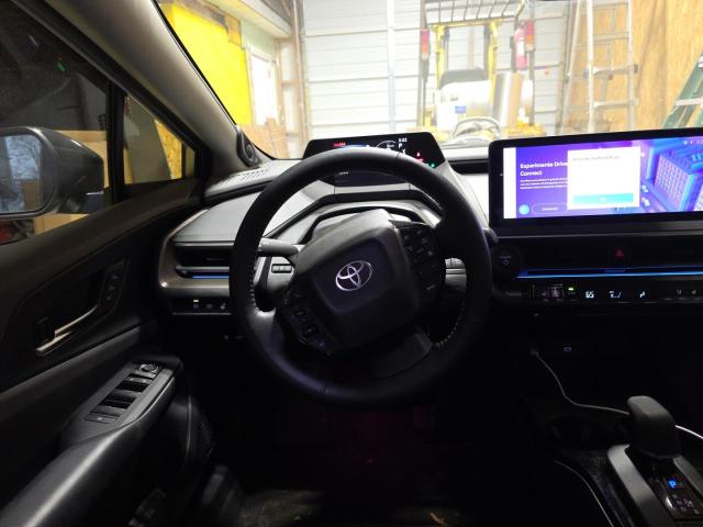 Фото 9 - TOYOTA PRIUS