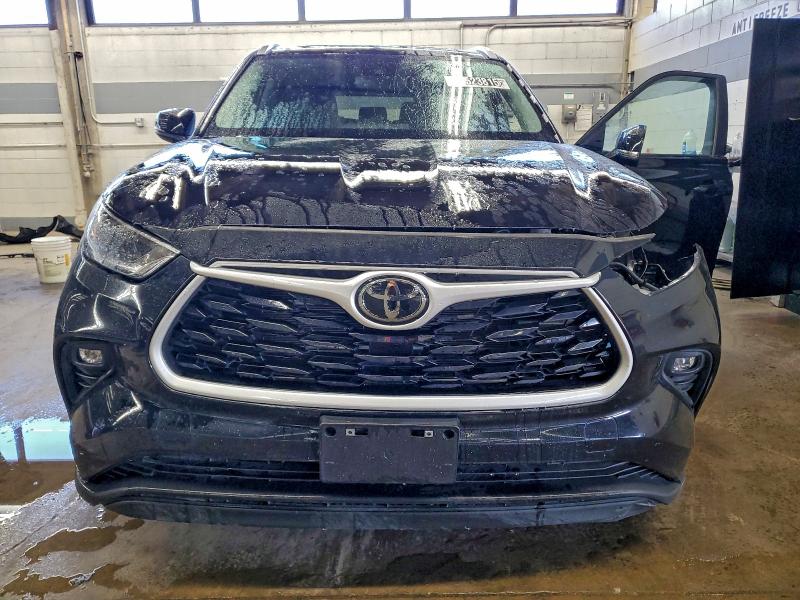 Фото 5 - TOYOTA HIGHLANDER