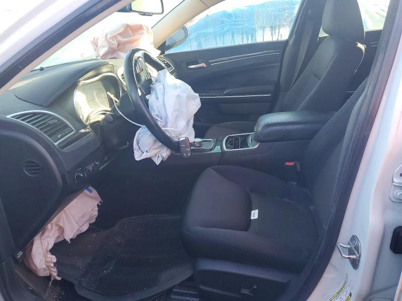 Фото 7 - CHRYSLER 300