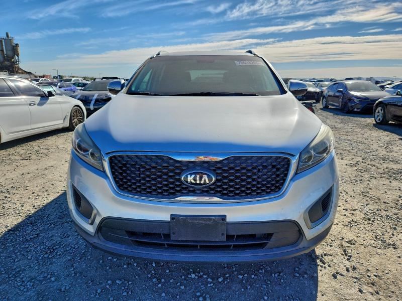 Фото 5 - KIA SORENTO