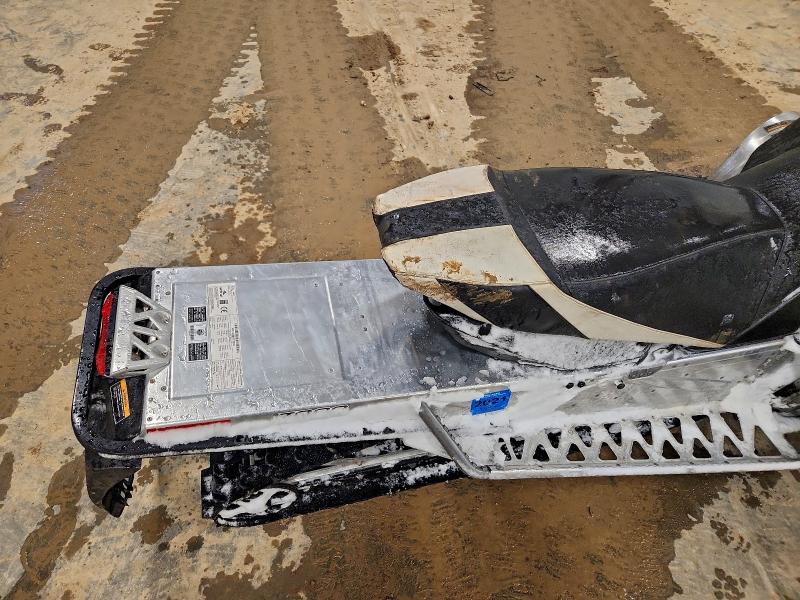 ARCTIC-CAT SNOWMOBILE 2014