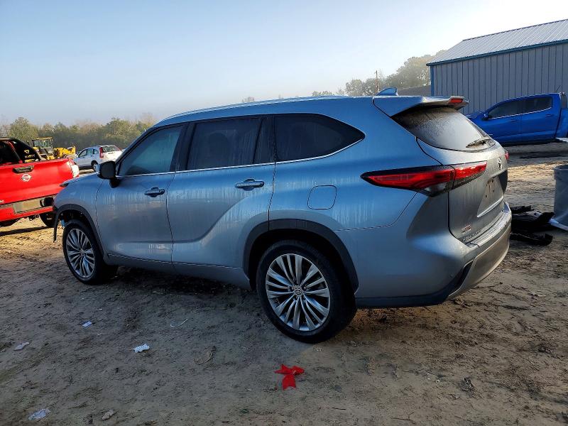 Фото 2 - TOYOTA HIGHLANDER