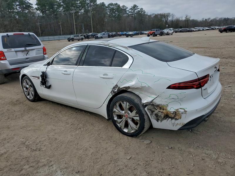 Фото 2 - JAGUAR XE